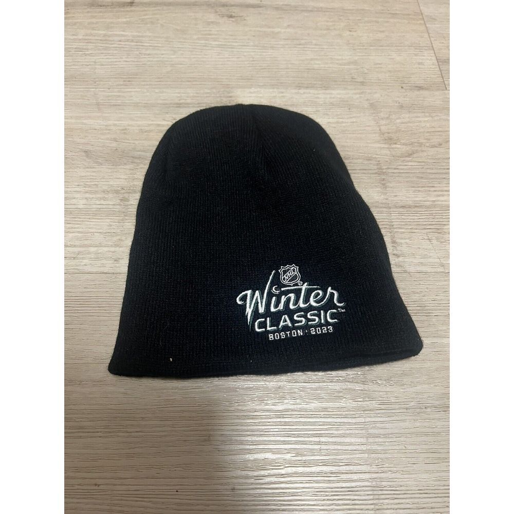 NHL 2023‎ Winter Classic Beanie Winter Knit Hat Black Bruins Penguins